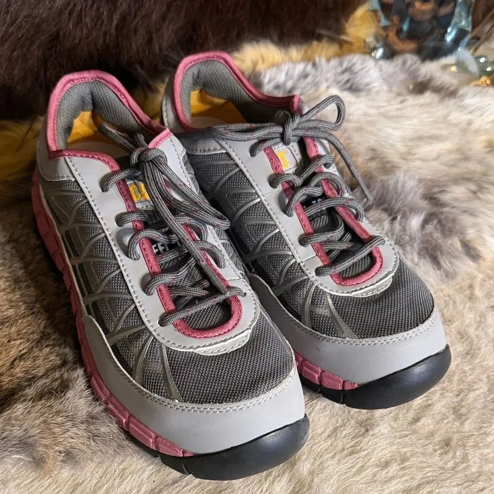 Stylish Gray and Pink Women's Sneakers 8.5 (4200A)
NWOT